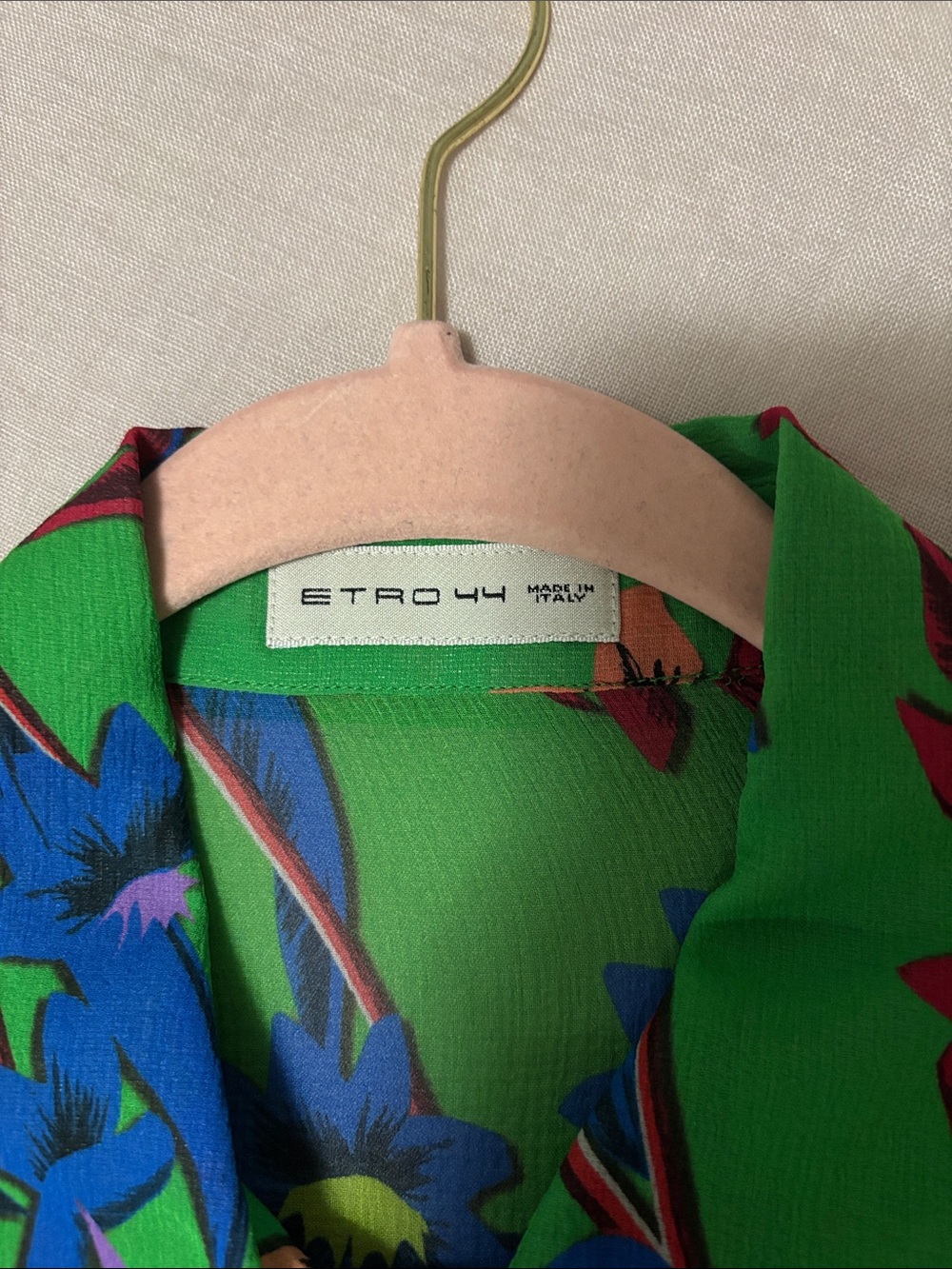 Etro Milano 100%silk Green Floral blouse with Blue and Coral Accents - Picture 7 of 7